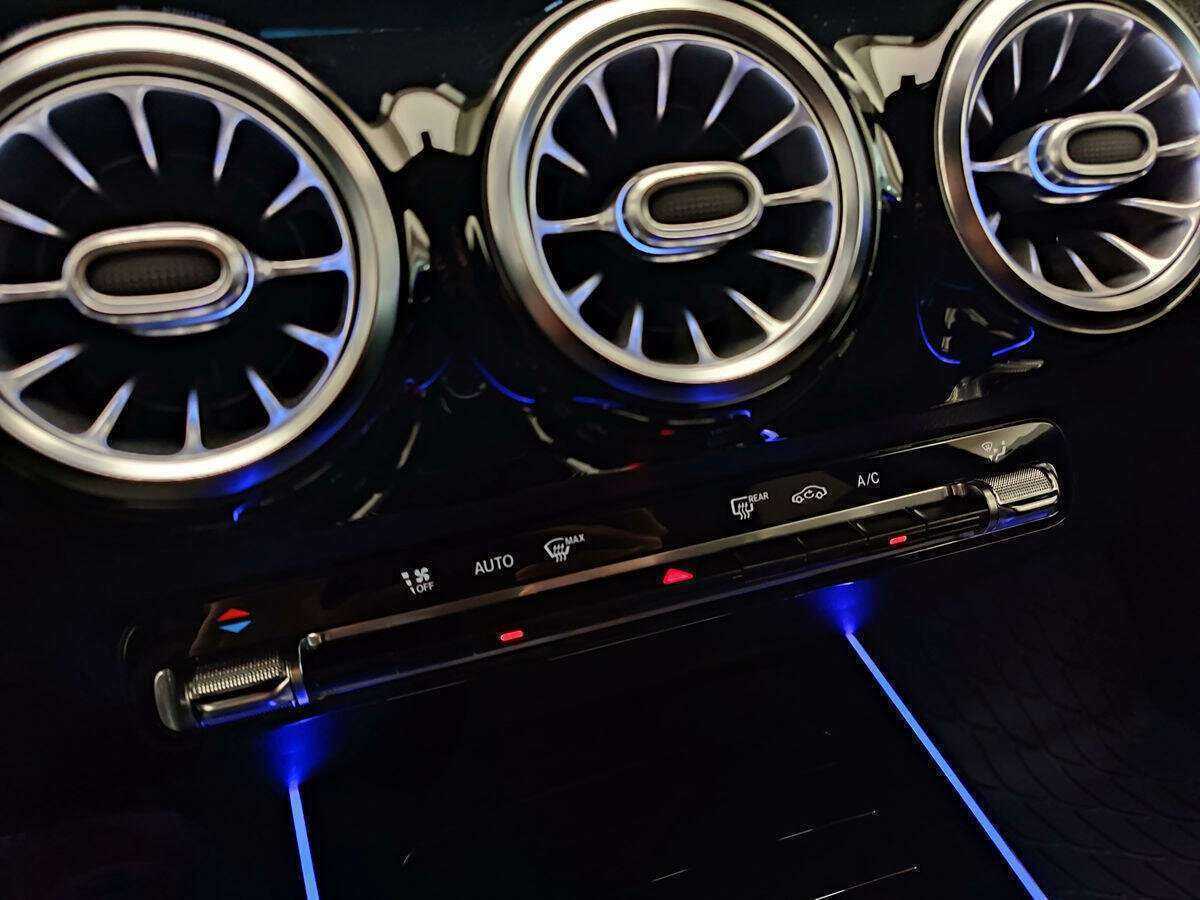 Купить Mercedes-Benz GLA 250, 2020, 87 200 км, фото №15