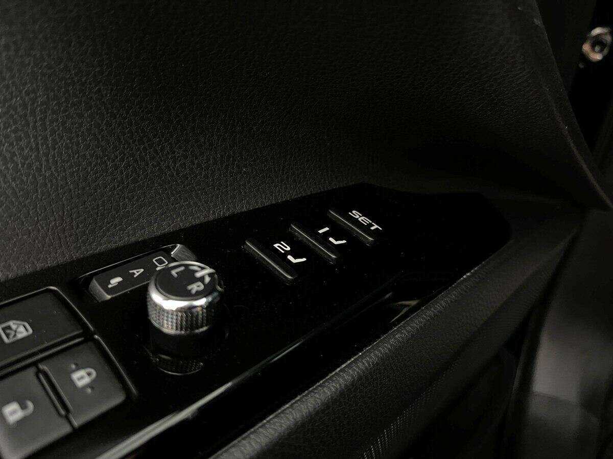 Купить Toyota Camry, 2019, 32 110 км, фото №14