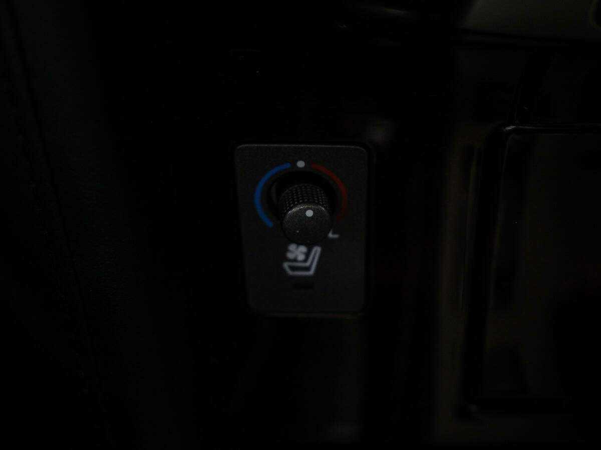 Купить Lexus LX 570, 2012, 297 000 км, фото №19