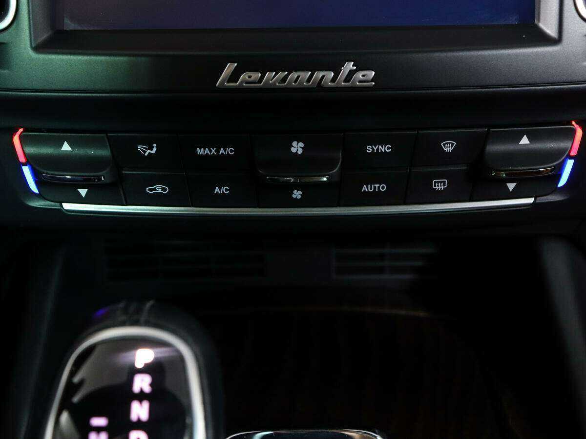 Купить Maserati Levante Diesel, 2016, 129 401 км, фото №22