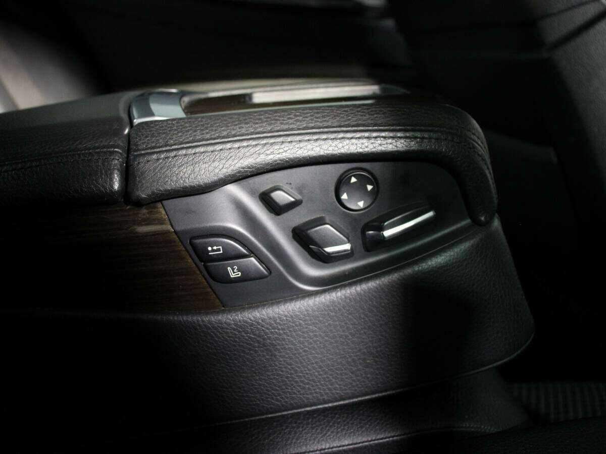 Купить BMW 7 серии 730d, 2009, 287 351 км, фото №17