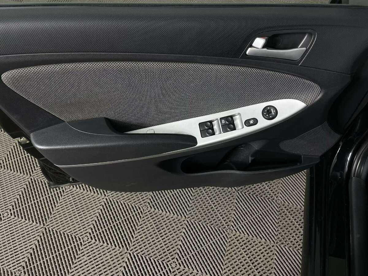 Купить Hyundai Solaris, 2011, 223 502 км, фото №8