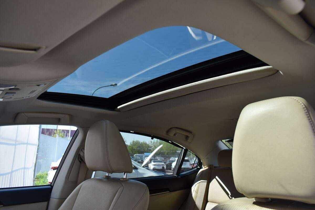 Купить Lexus ES 350, 2013, 101 165 км, фото №15