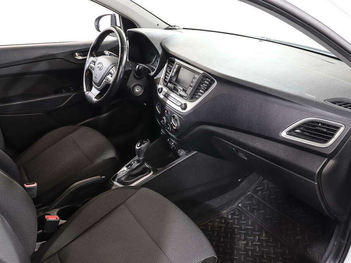 Купить Hyundai Solaris, 2017, 85 000 км, фото №9