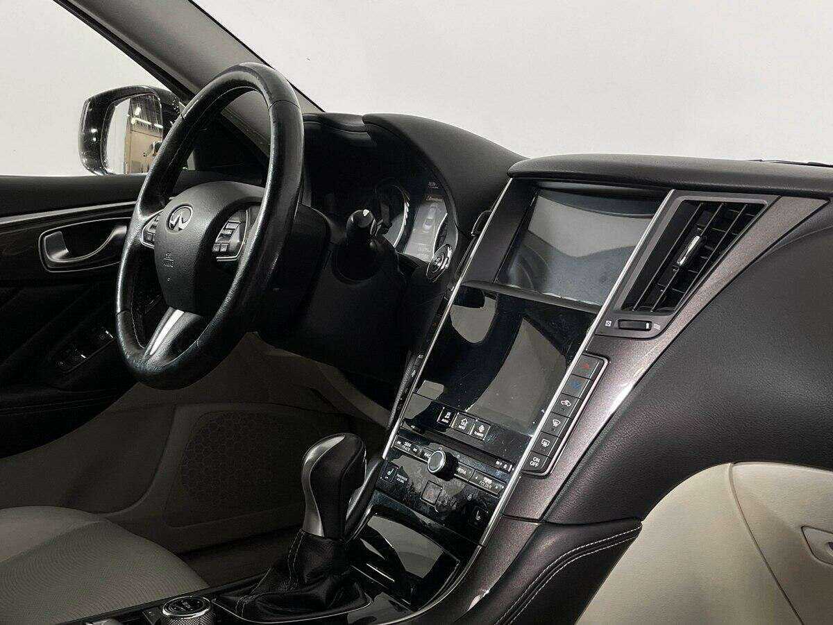 Купить Infiniti Q50, 2015, 131 000 км, фото №9