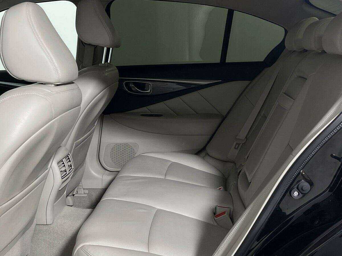 Купить Infiniti Q50, 2015, 131 000 км, фото №10