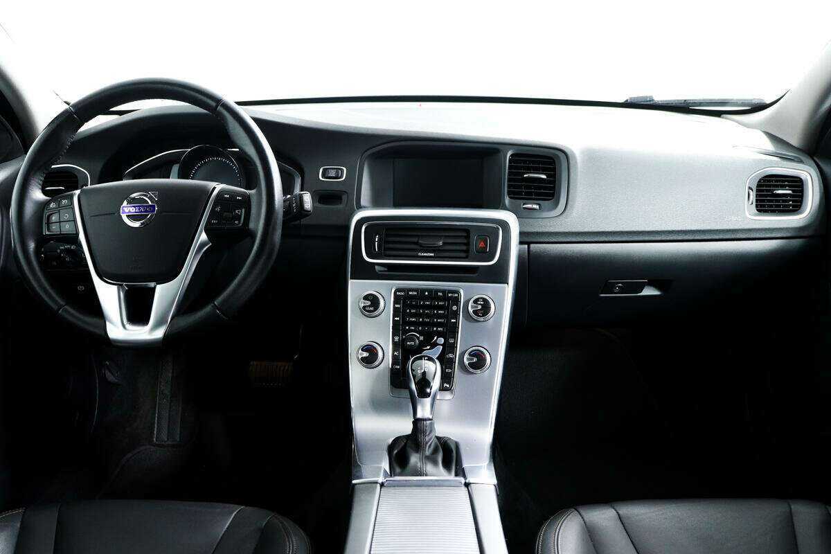 Купить Volvo V60 Cross Country, 2018, 150 380 км, фото №9