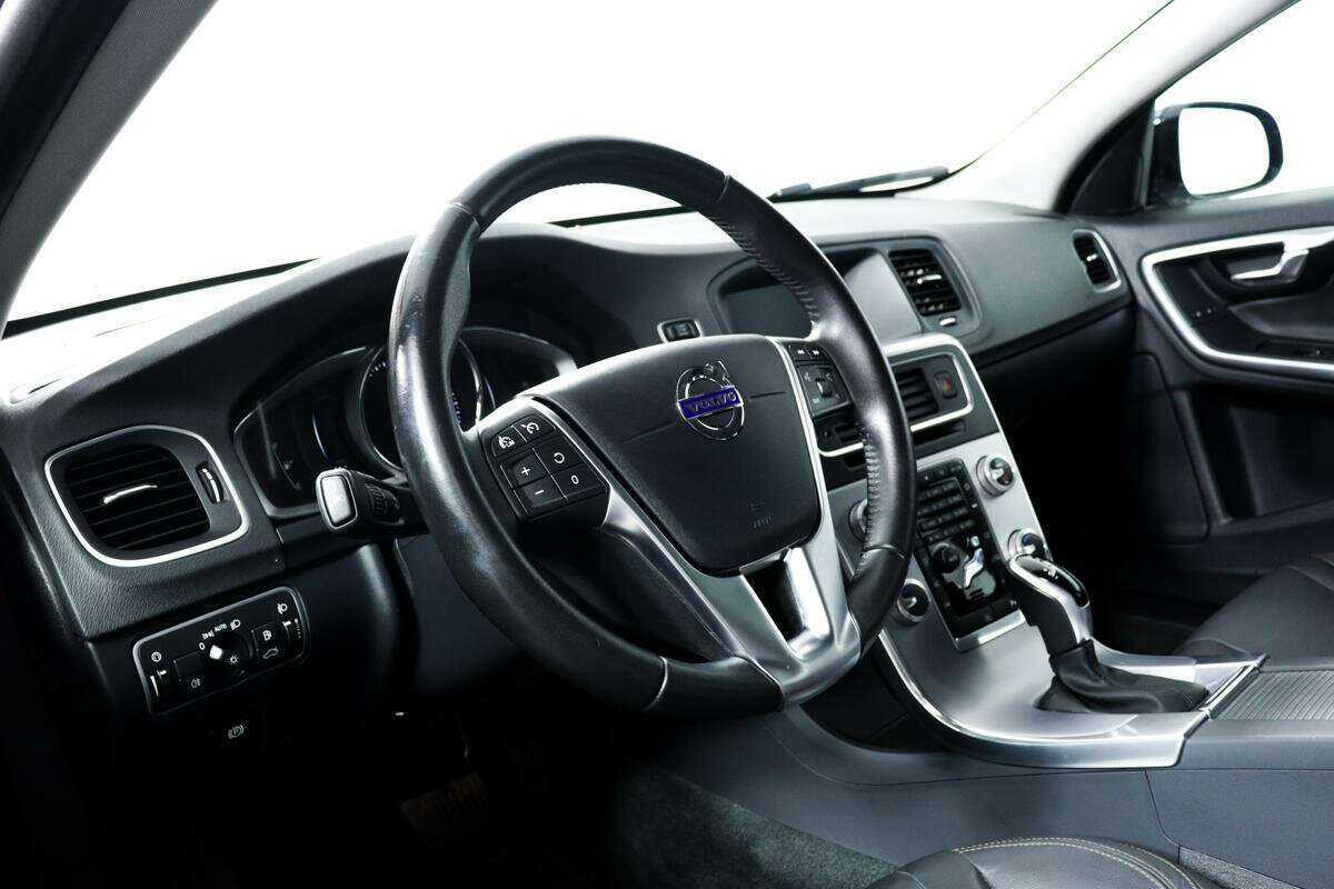 Купить Volvo V60 Cross Country, 2018, 150 380 км, фото №11