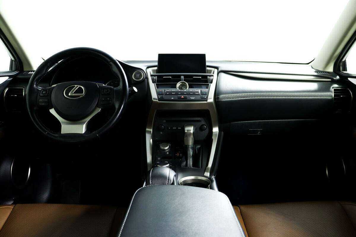 Купить Lexus NX 200t, 2017, 100 373 км, фото №11
