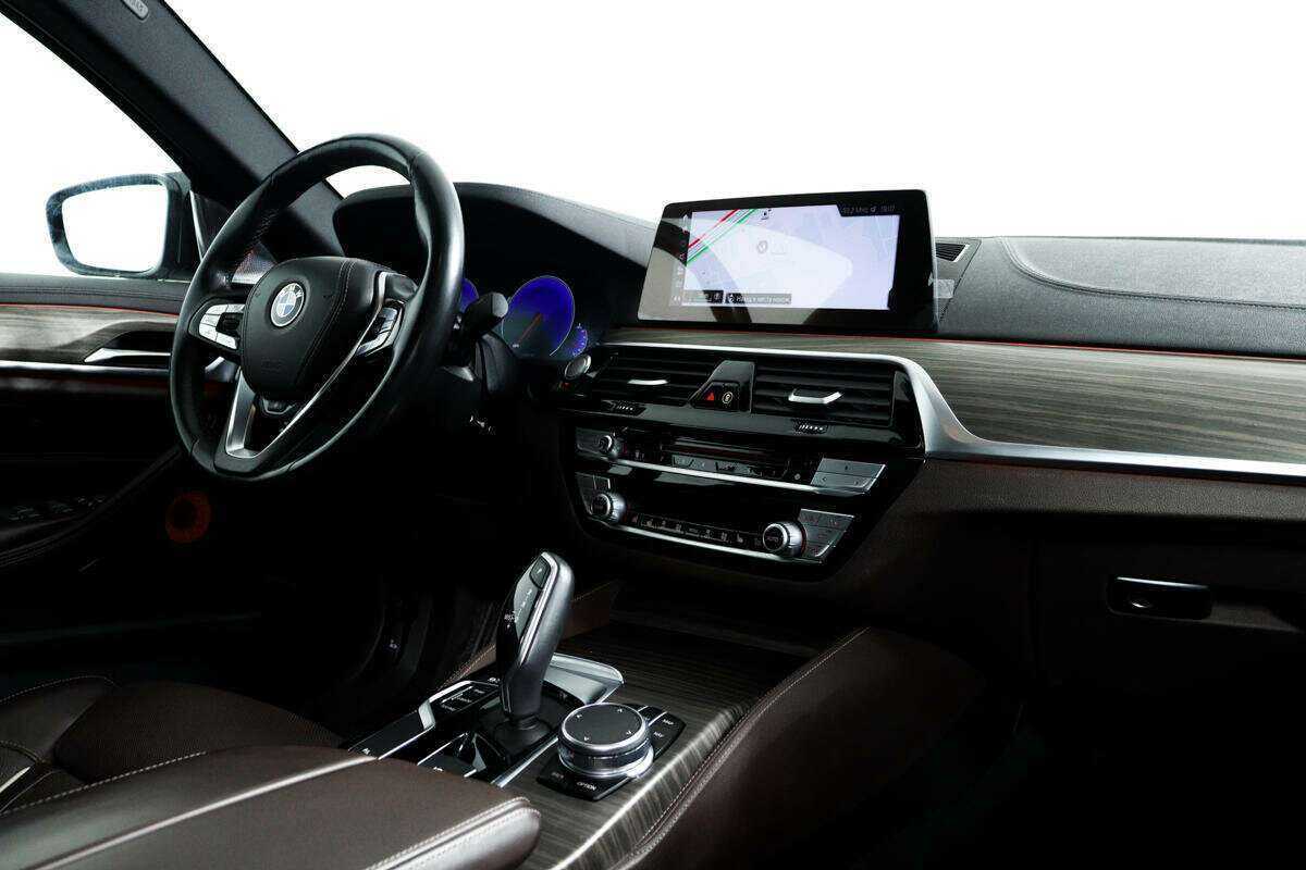 Купить BMW 5 серии 520d xDrive, 2019, 137 614 км, фото №9