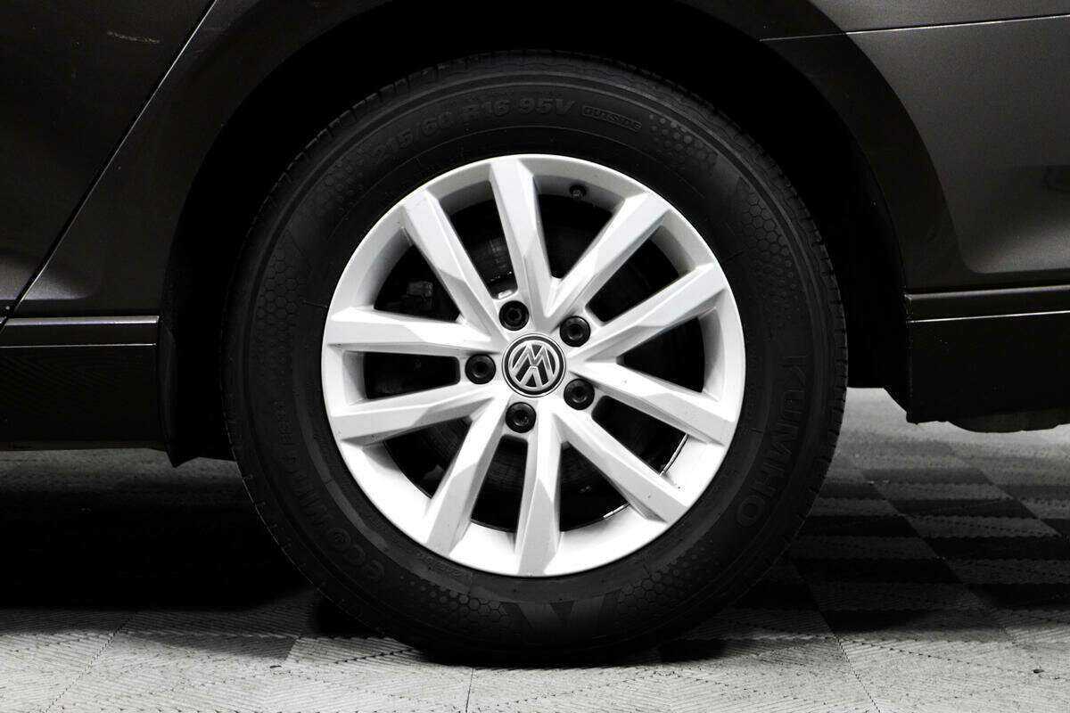 Купить Volkswagen Passat, 2016, 130 800 км, фото №14