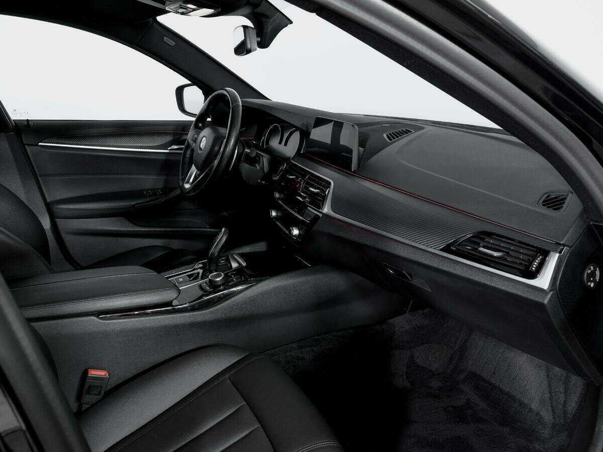 Купить BMW 5 серии 520d xDrive, 2019, 79 669 км, фото №8