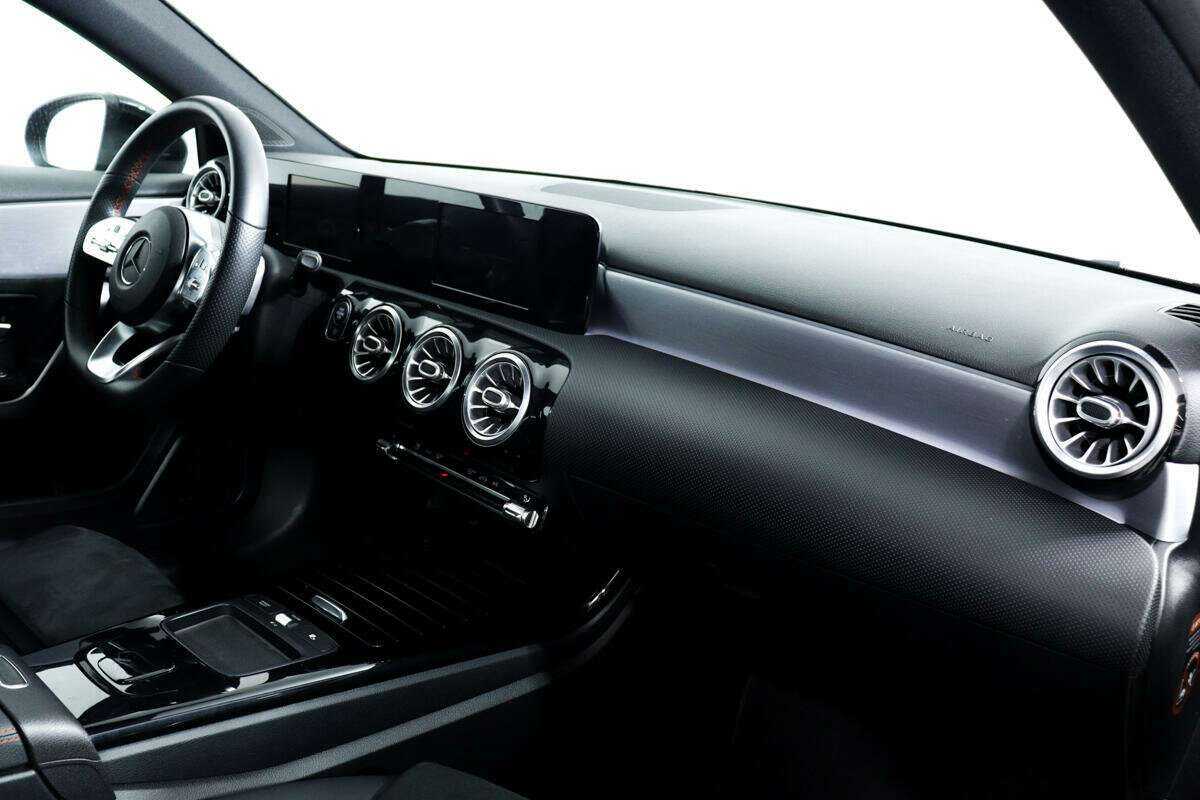 Купить Mercedes-Benz A-Класс 200, 2020, 25 479 км, фото №8