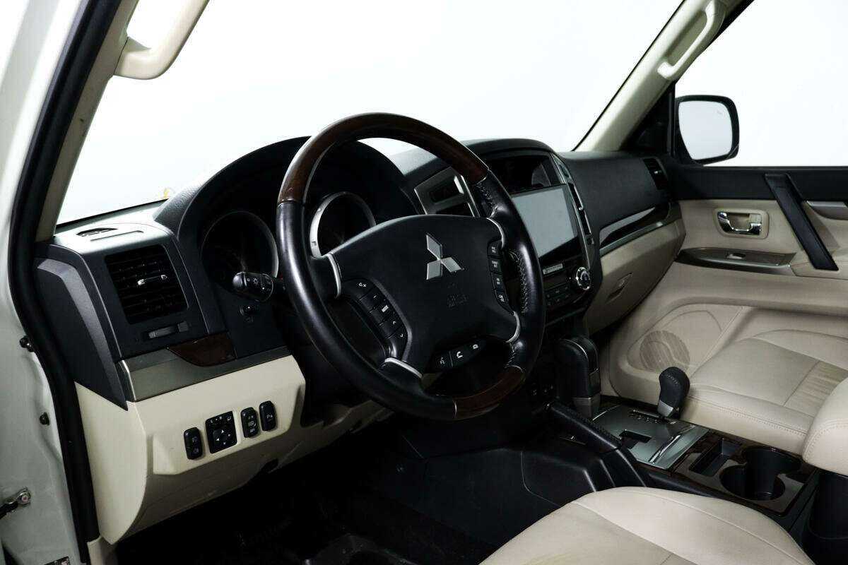 Купить Mitsubishi Pajero, 2019, 10 957 км, фото №12