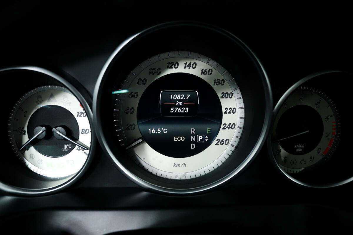 Купить Mercedes-Benz E-Класс 200, 2015, 57 621 км, фото №9