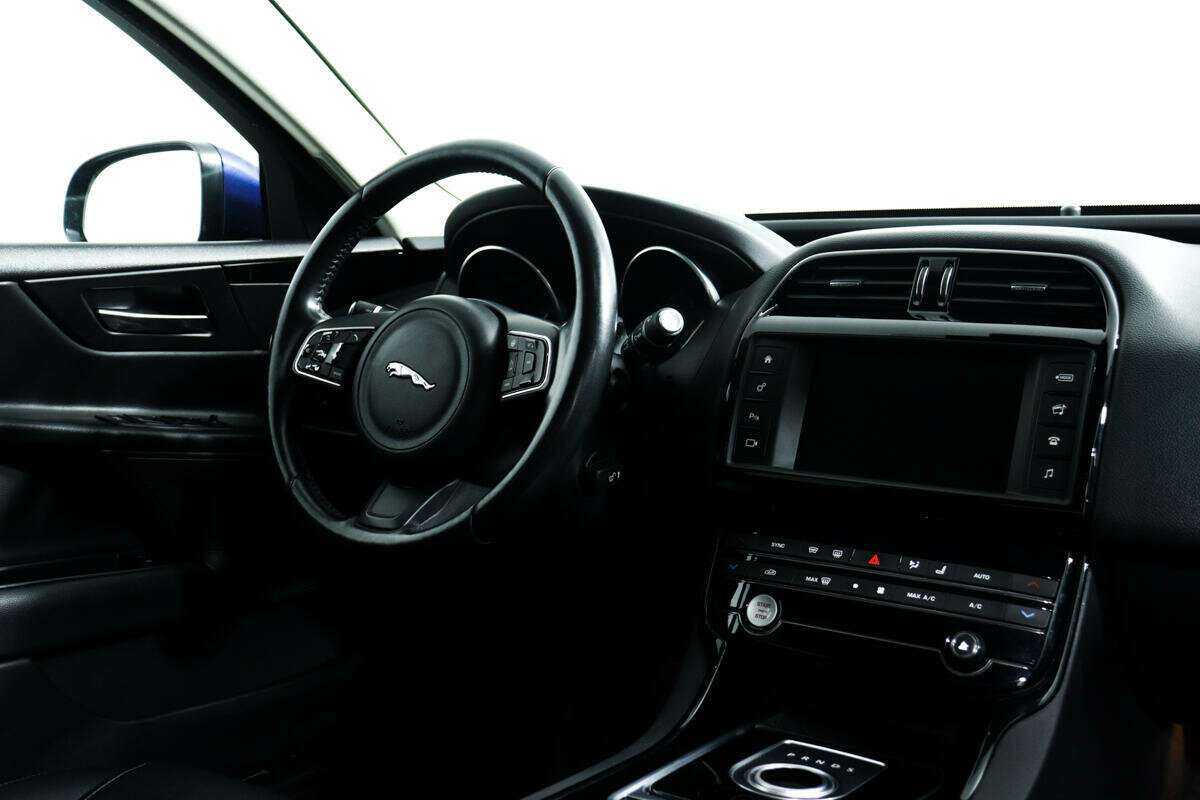 Купить Jaguar XE, 2015, 104 054 км, фото №9