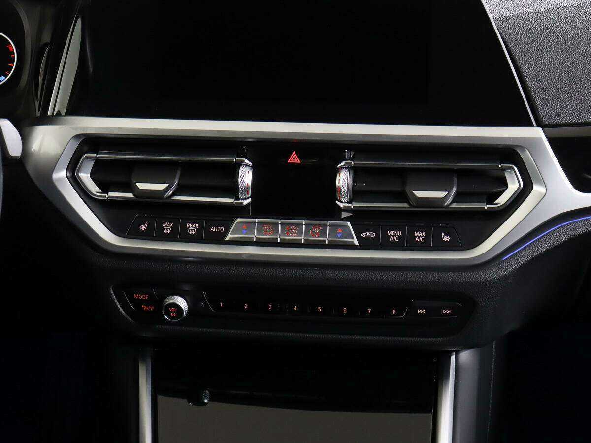 Купить BMW 3 серии 318i, 2020, 41 275 км, фото №12