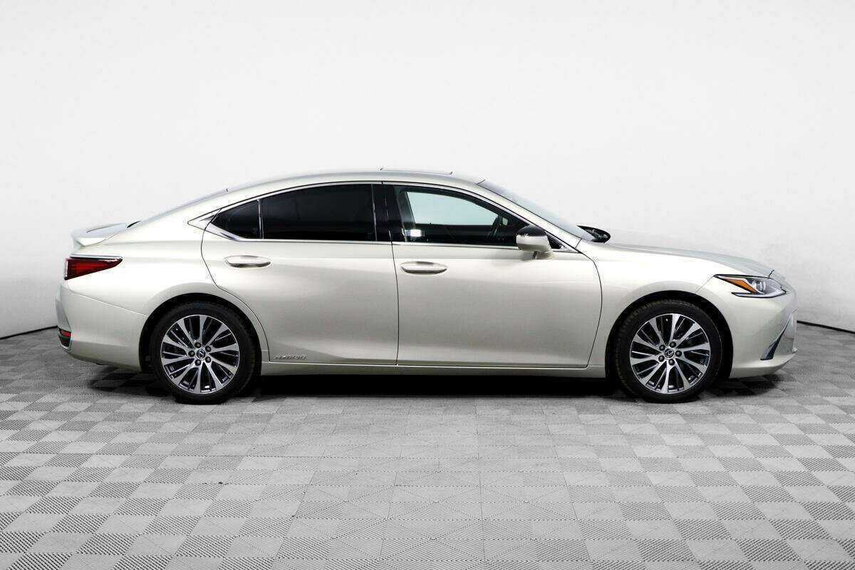 Купить Lexus ES 300h, 2018, 90 630 км, фото №4