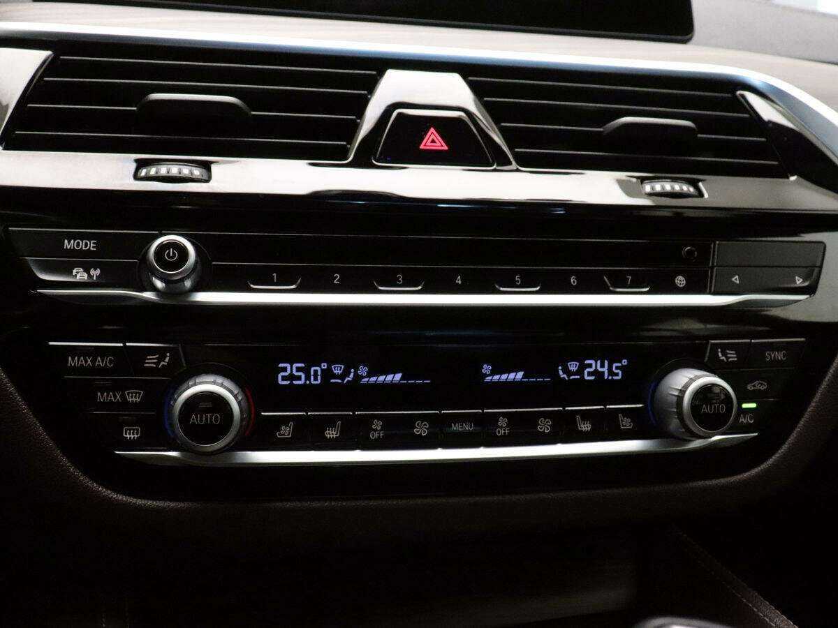 Купить BMW 5 серии 530d xDrive, 2020, 60 583 км, фото №18