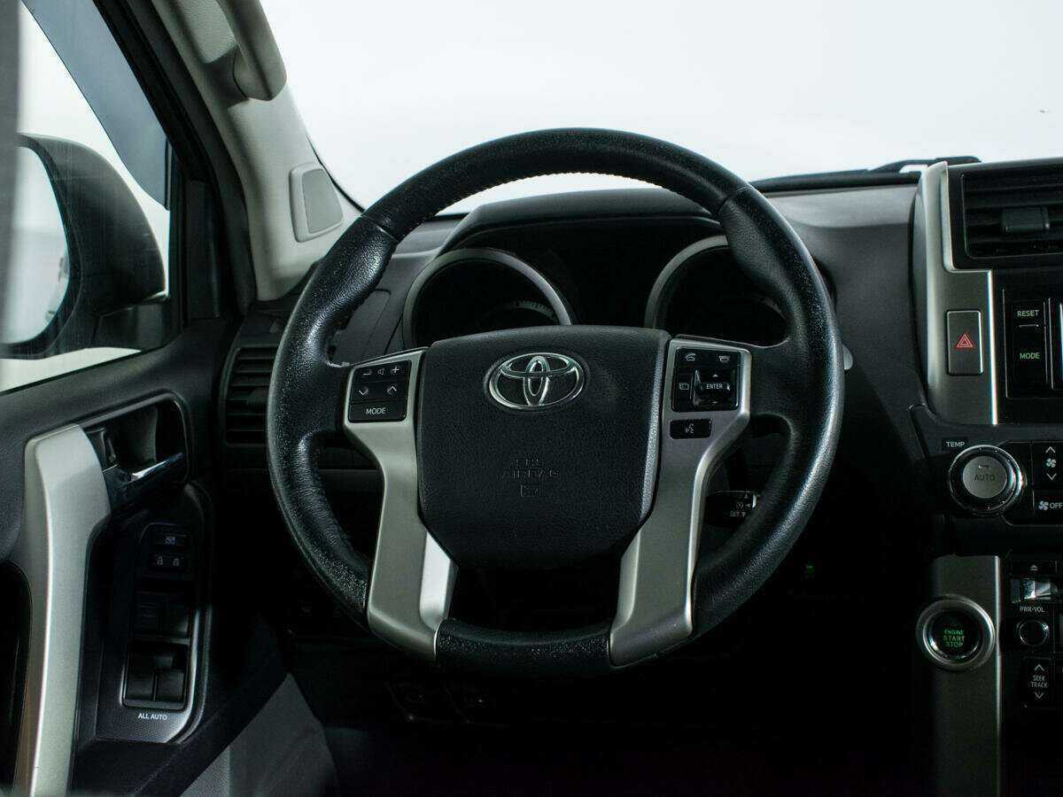 Купить Toyota Land Cruiser Prado, 2011, 84 721 км, фото №14