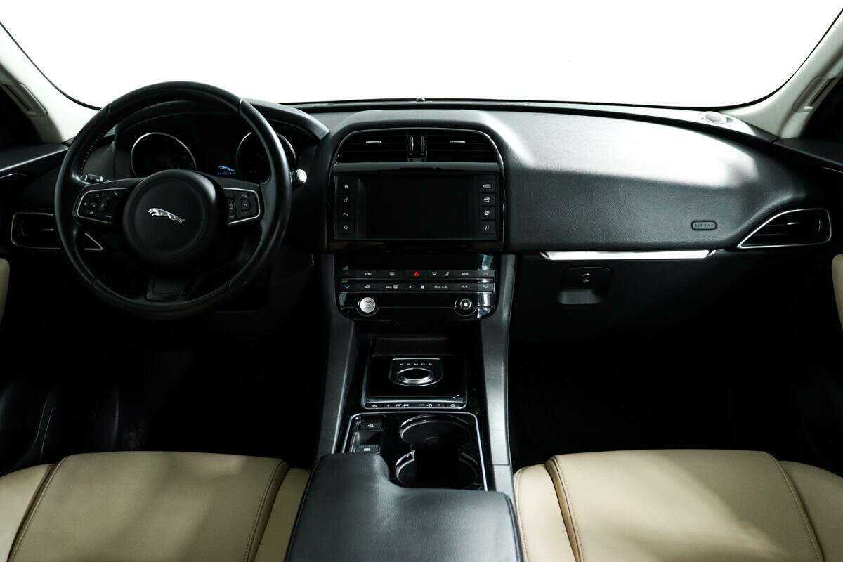 Купить Jaguar F-Pace, 2016, 124 569 км, фото №11