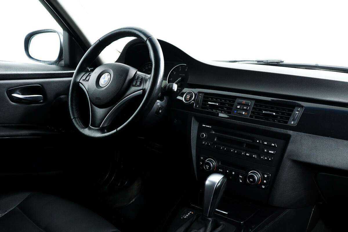 Купить BMW 3 серии 320i, 2010, 262 734 км, фото №9