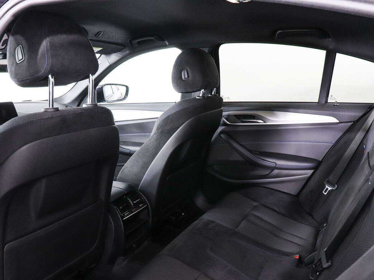 Купить BMW 5 серии 530i xDrive, 2018, 58 669 км, фото №10