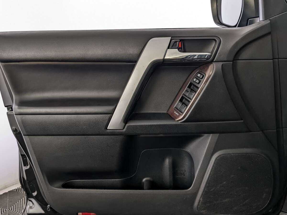 Купить Toyota Land Cruiser Prado, 2016, 332 559 км, фото №13
