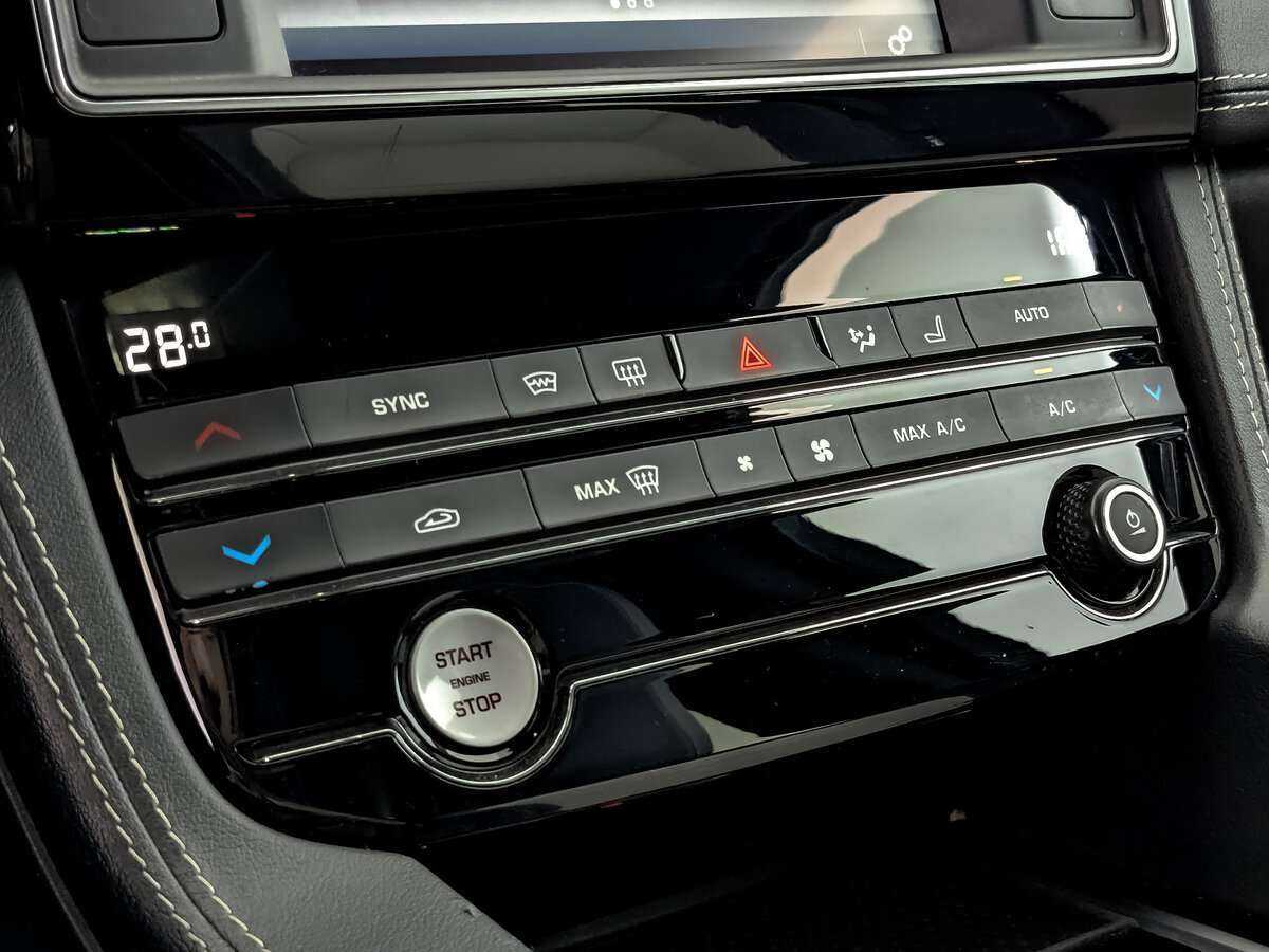 Купить Jaguar F-Pace, 2017, 62 504 км, фото №17