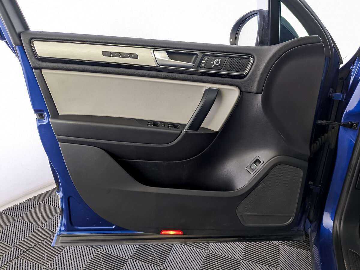 Купить Volkswagen Touareg, 2017, 77 380 км, фото №15