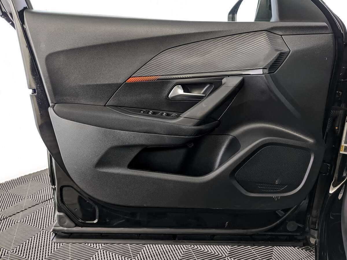 Купить Peugeot 2008, 2021, 21 780 км, фото №15
