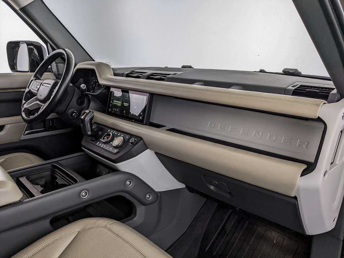 Купить Land Rover Defender 110, 2021, 75 671 км, фото №7