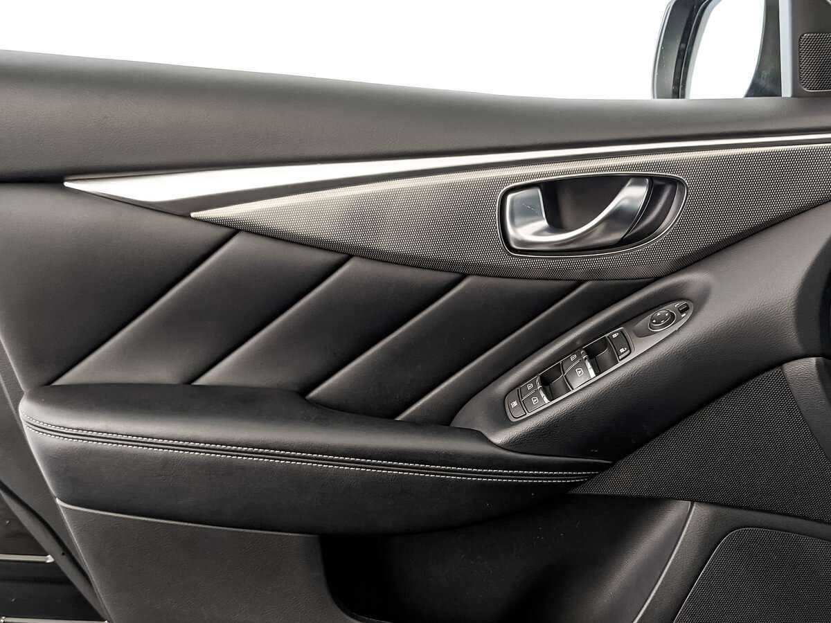 Купить Infiniti Q50, 2017, 105 811 км, фото №14