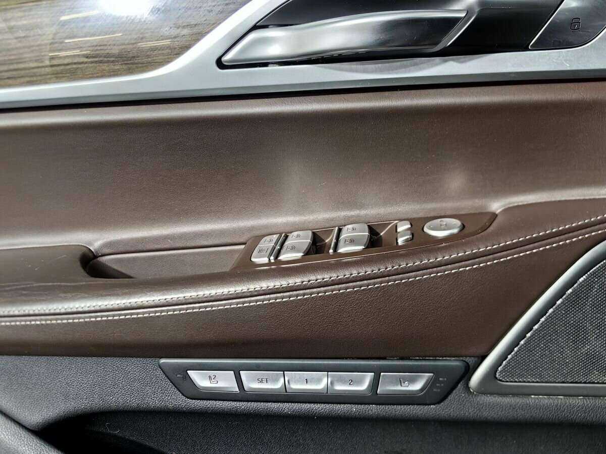 Купить BMW 7 серии Long 730Ld xDrive, 2017, 198 101 км, фото №16