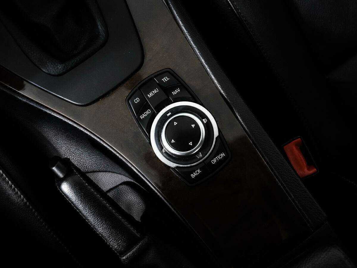 Купить BMW 3 серии 320i, 2011, 161 162 км, фото №10