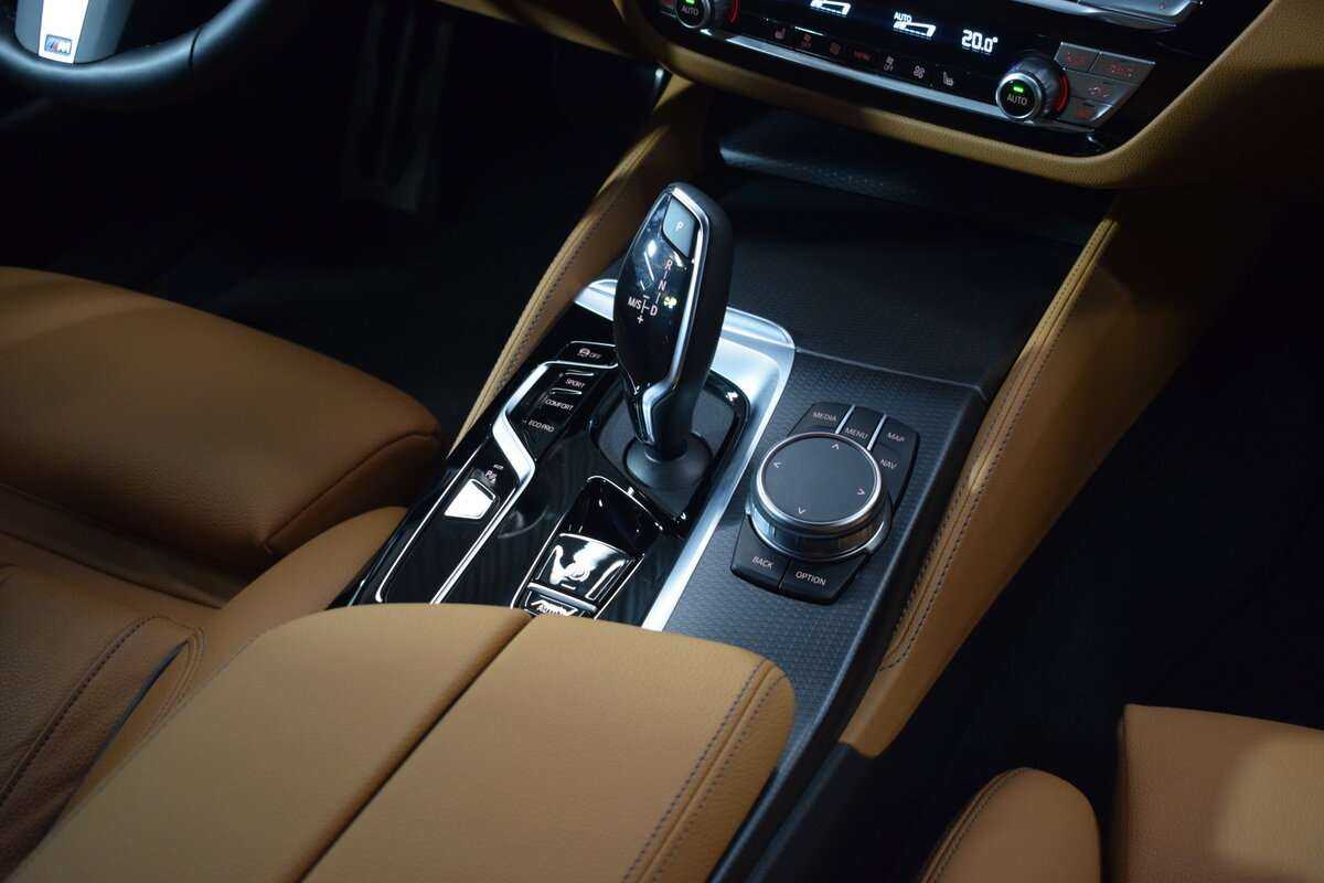 Купить BMW 5 серии 520i, 2023, 11 731 км, фото №12