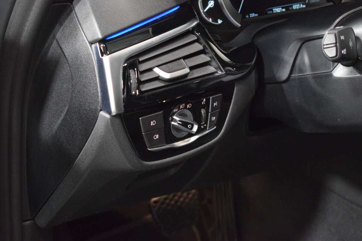 Купить BMW 5 серии 520d xDrive, 2019, 77 620 км, фото №16