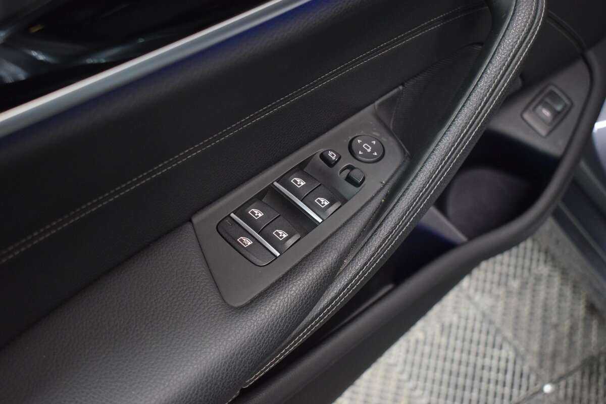 Купить BMW 5 серии 520d xDrive, 2019, 77 620 км, фото №17