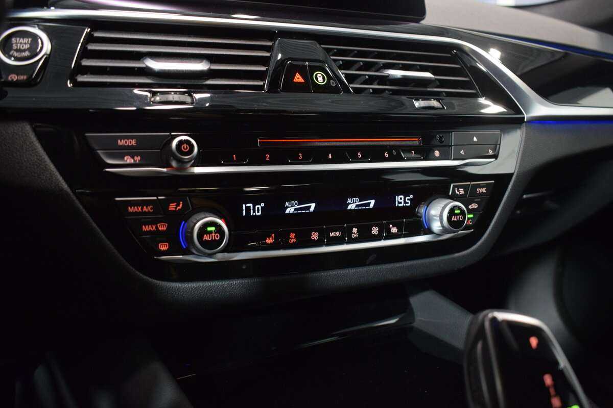 Купить BMW 5 серии 520d xDrive, 2019, 77 620 км, фото №27