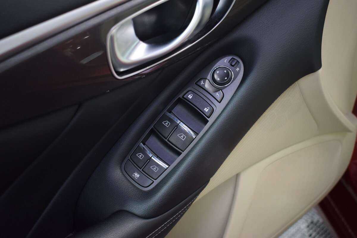 Купить Infiniti Q50, 2015, 263 000 км, фото №16