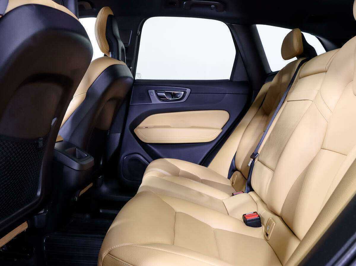 Купить Volvo XC60, 2018, 129 150 км, фото №9