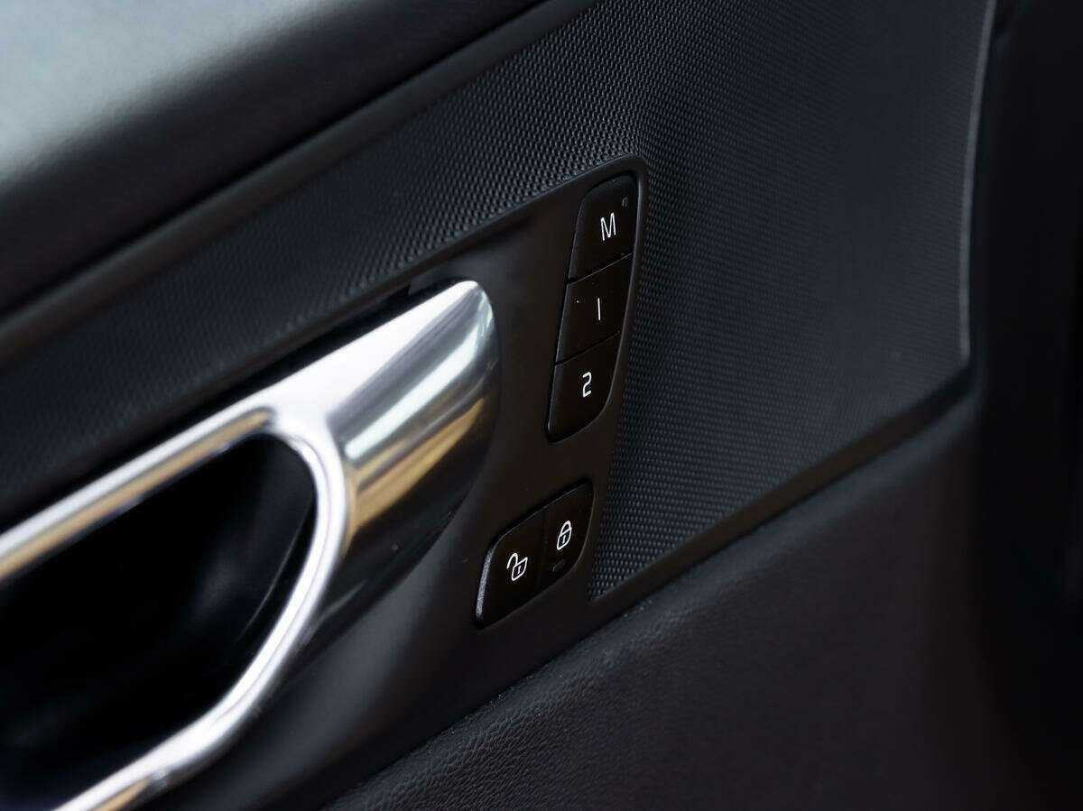 Купить Volvo XC60, 2018, 129 150 км, фото №12