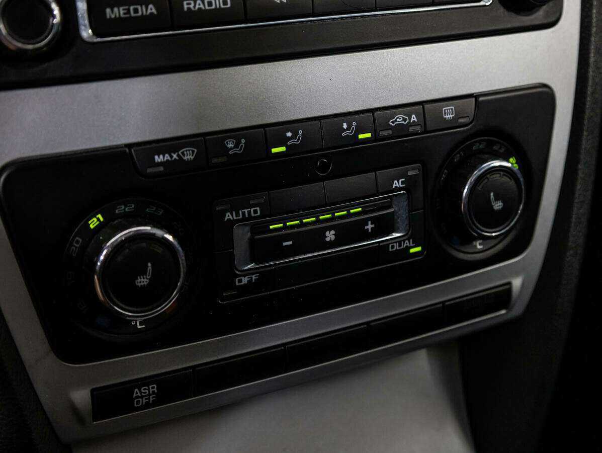 Купить Skoda Octavia, 2011, 282 910 км, фото №13