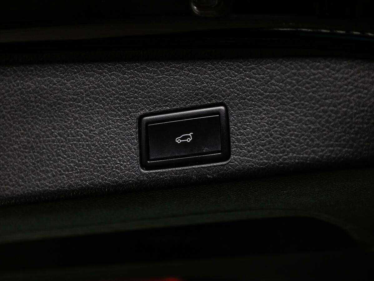 Купить Volkswagen Touareg, 2017, 120 471 км, фото №29