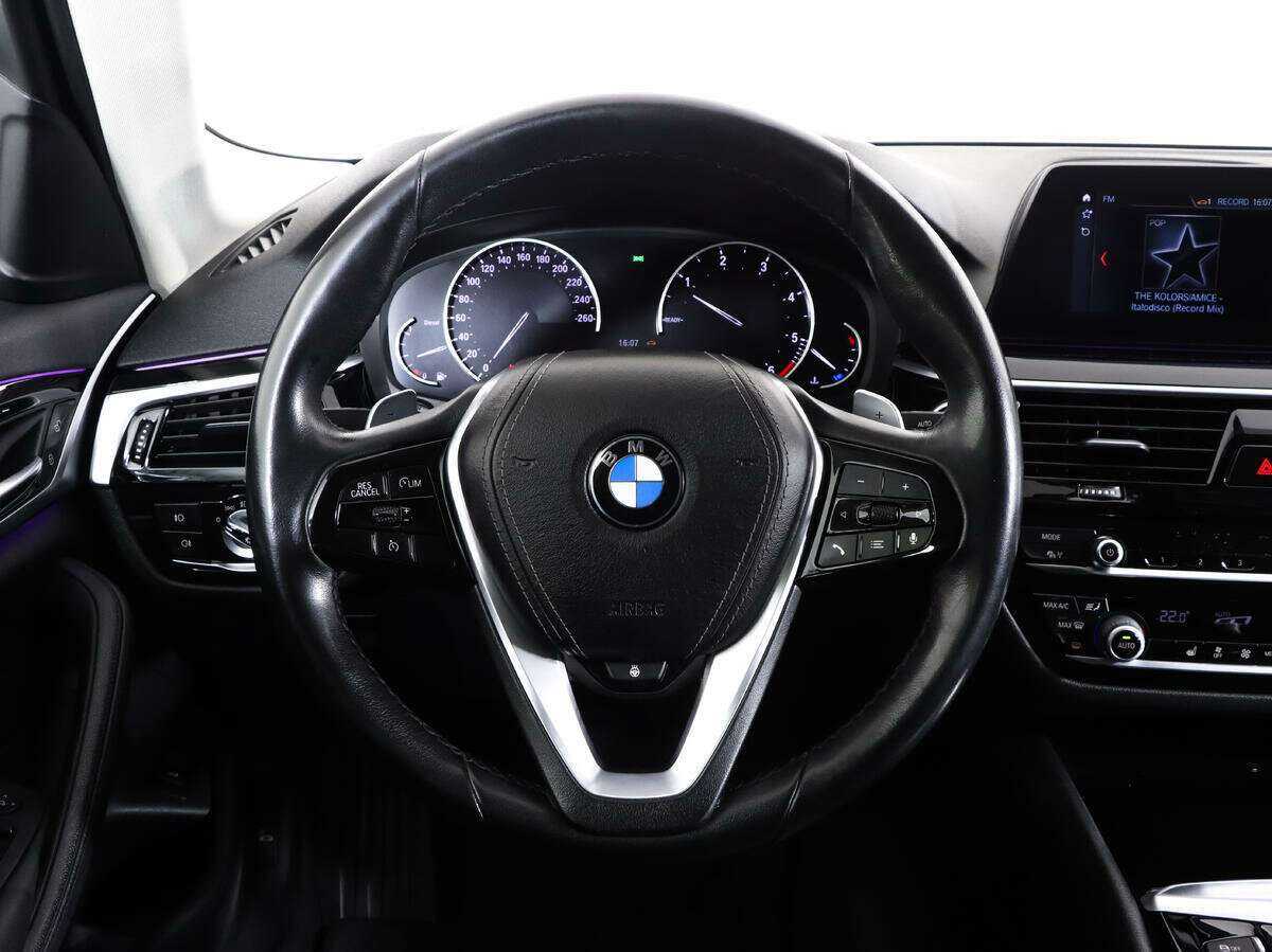 Купить BMW 5 серии 520d, 2020, 71 358 км, фото №8