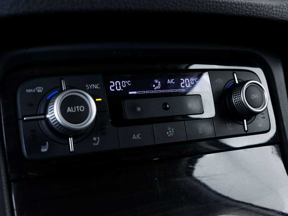 Купить Volkswagen Touareg, 2016, 216 767 км, фото №16