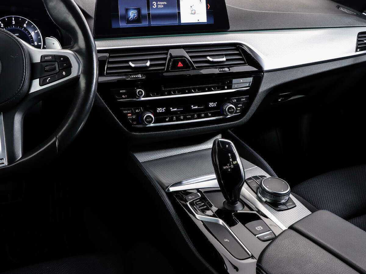 Купить BMW 5 серии 530i xDrive, 2017, 88 344 км, фото №10