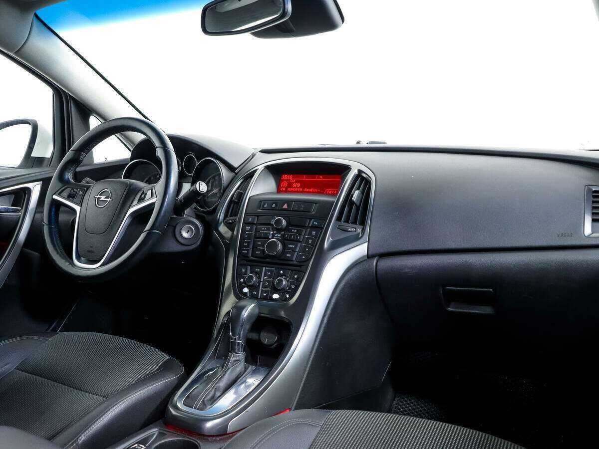 Купить Opel Astra, 2010, 217 128 км, фото №9