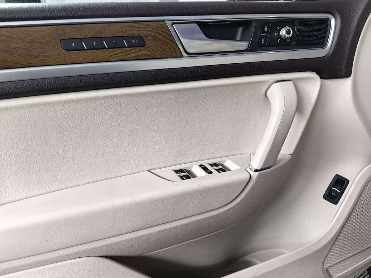 Купить Volkswagen Touareg, 2016, 62 992 км, фото №16