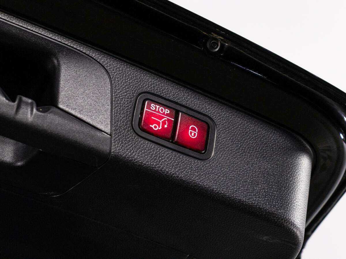 Купить Mercedes-Benz GLC 300 d, 2019, 158 380 км, фото №13